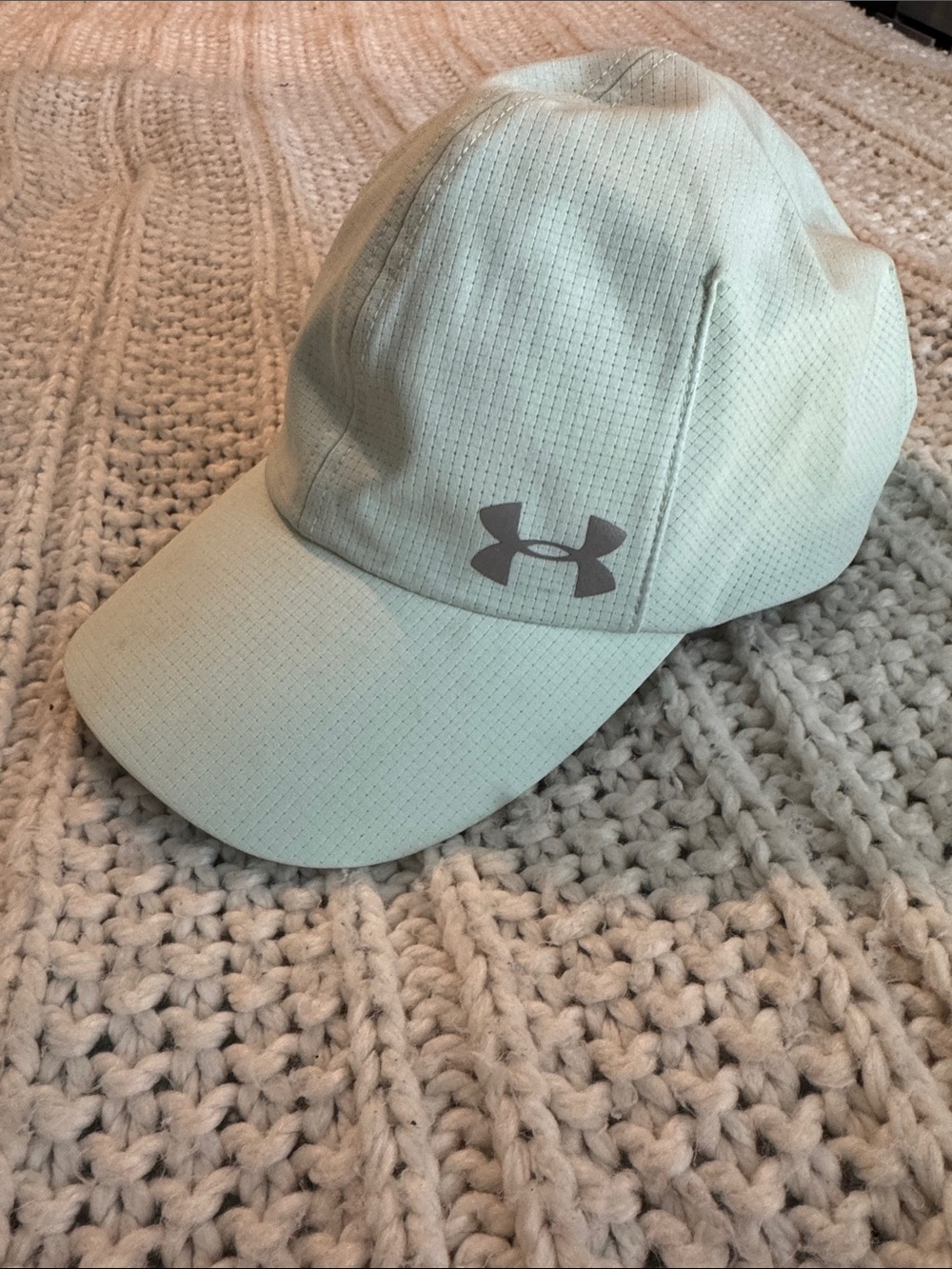 Under Armour Women’s Mint Green Performance Baseball Cap
